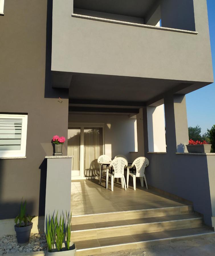 Apartmani Mira นิน ภายนอก รูปภาพ